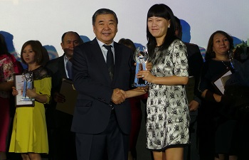 Лучшим ученым Киргизии вручили премии «Акыл Тирек»