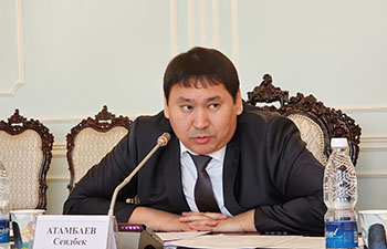 Эксперты обсудили положение кыргызских трудовых мигрантов в России